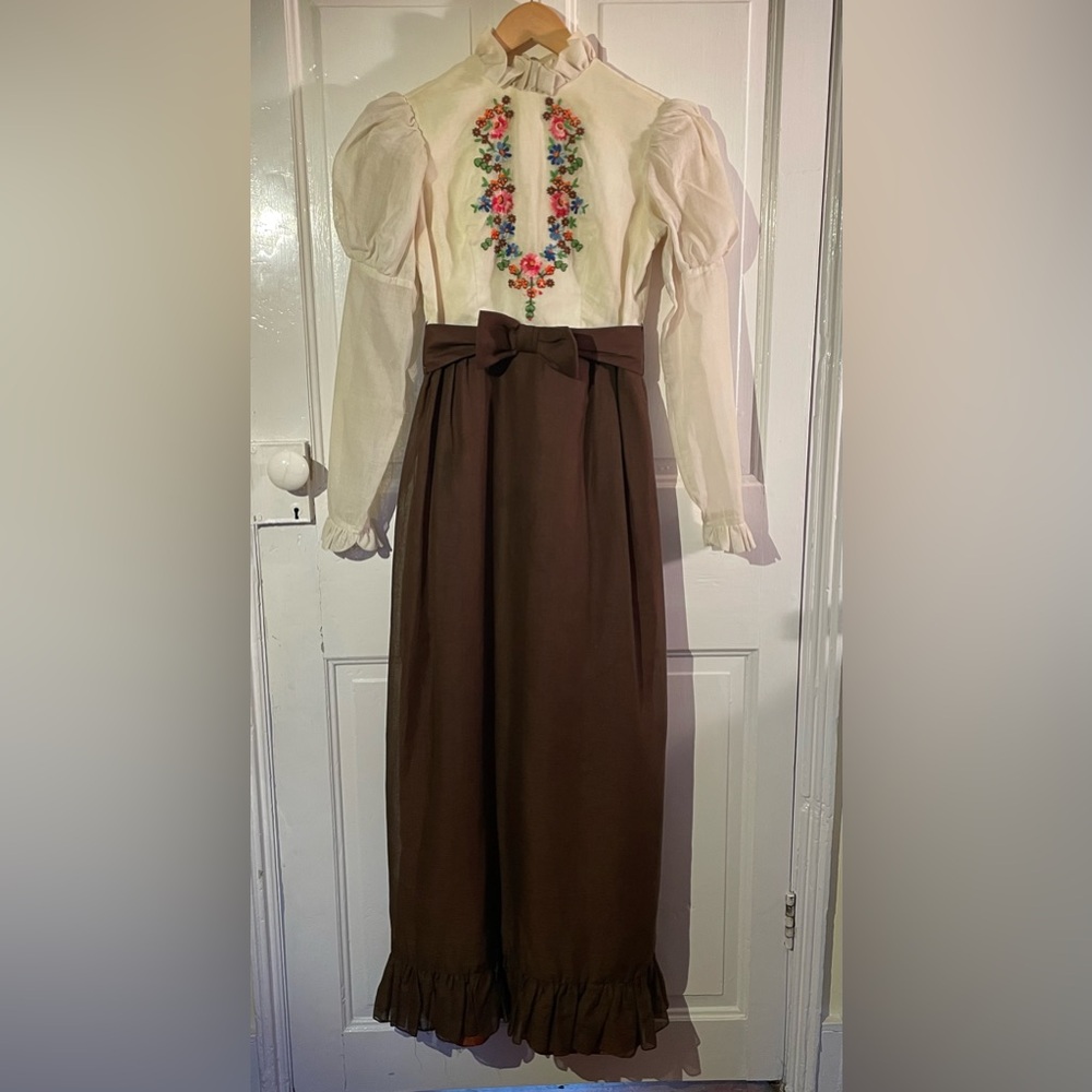 Vintage 70s prairie revival embroidered maxi dress, size XS-S range - Picture 4 of 16